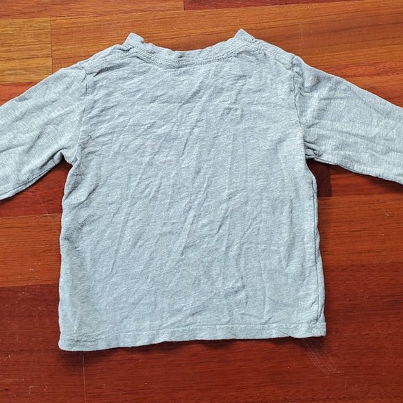 Baby GAP Gray Long Sleeve V-Neck T-Shirt Size 3T - Picture 6 of 8